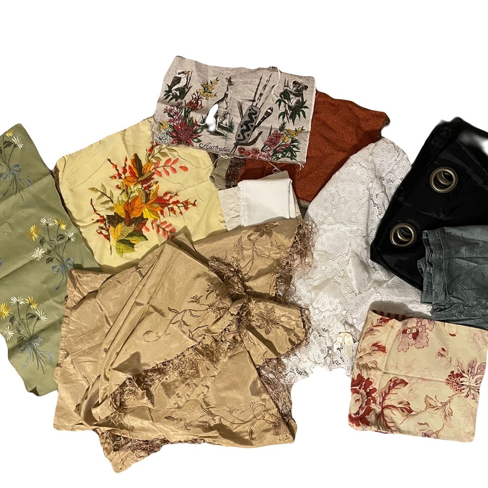 Lot of Vintage Fabric Linens